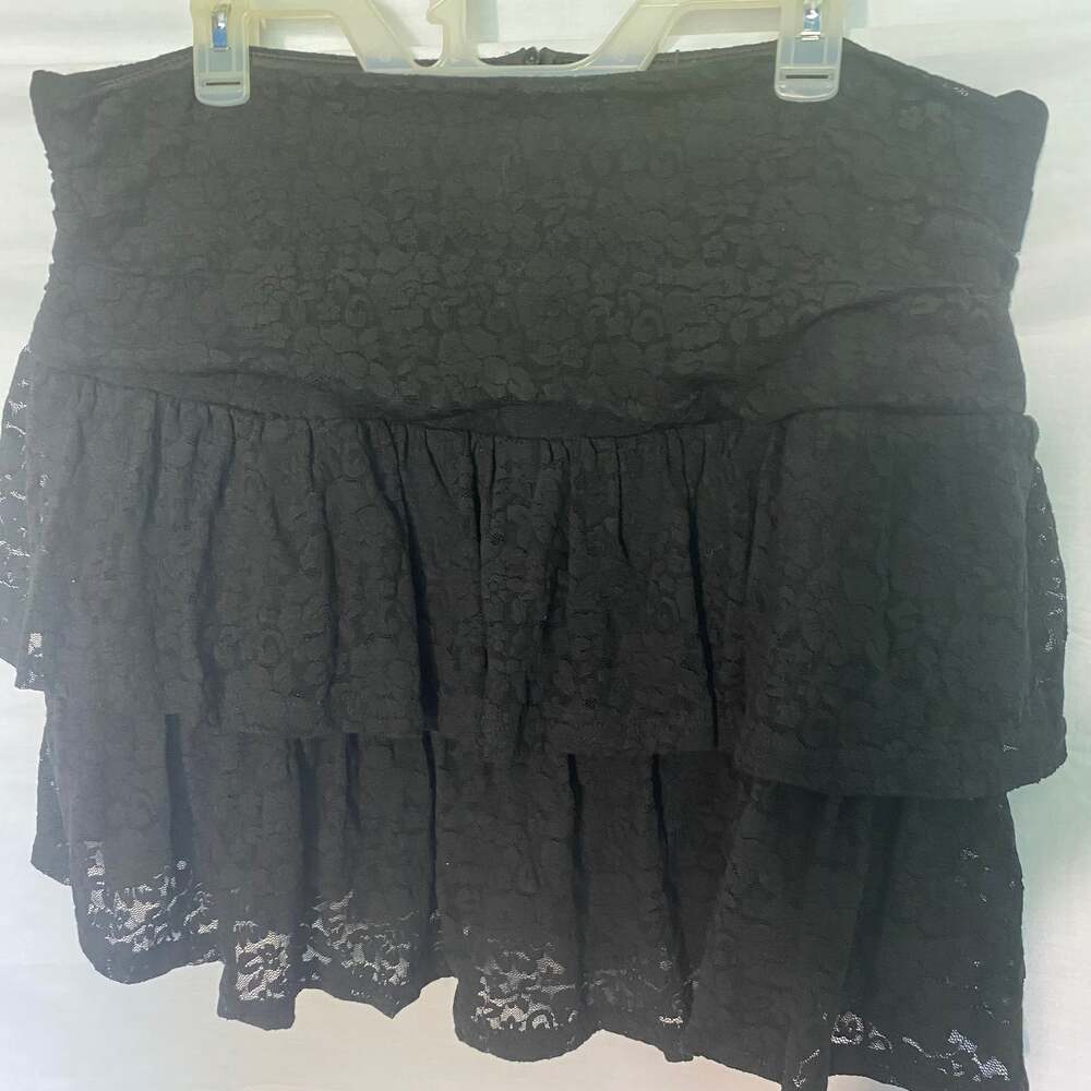 Cider Black Ruched Floral Lace‎ Knit Layered Mini Skort
